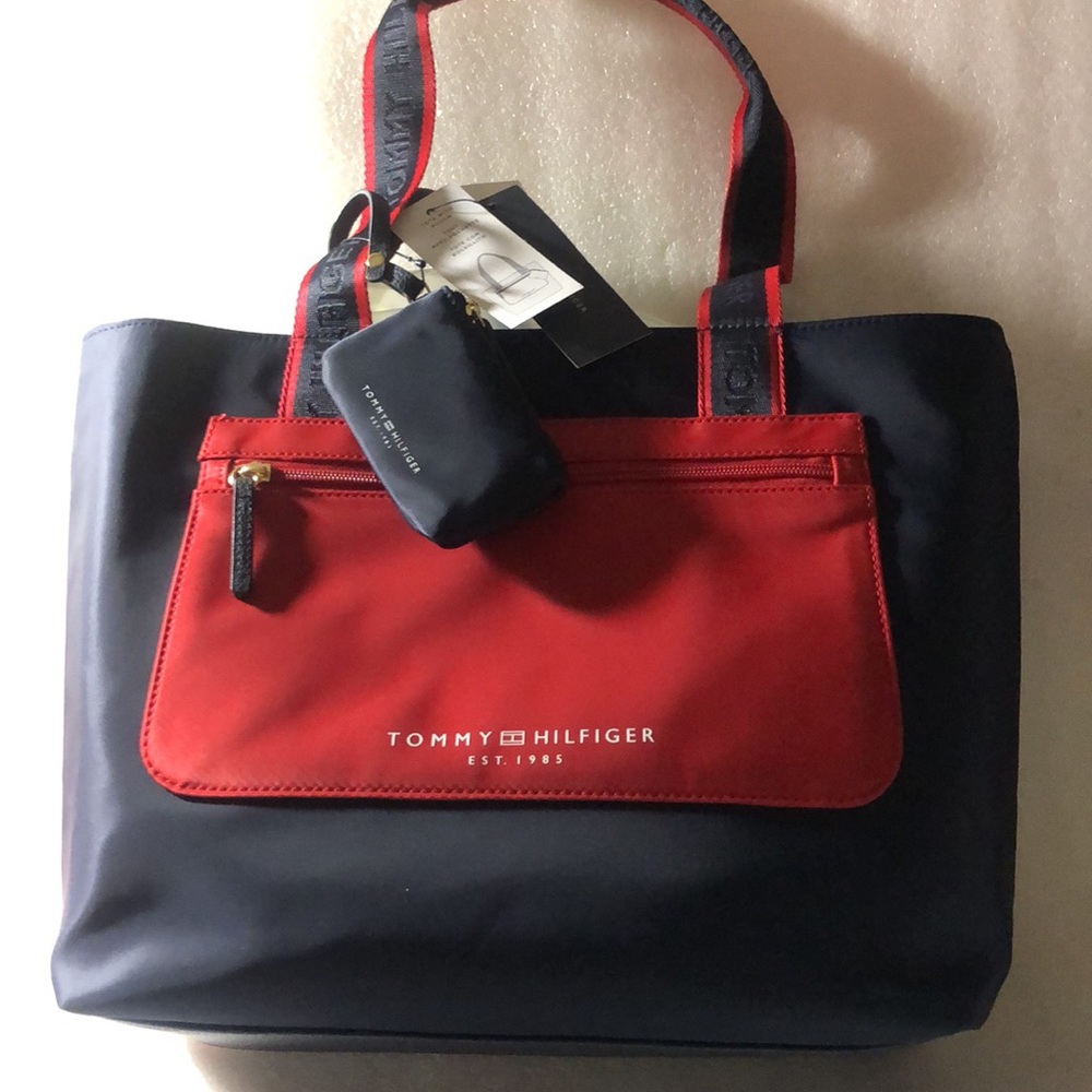 Tommy Hilfiger shoulder bag with small purse